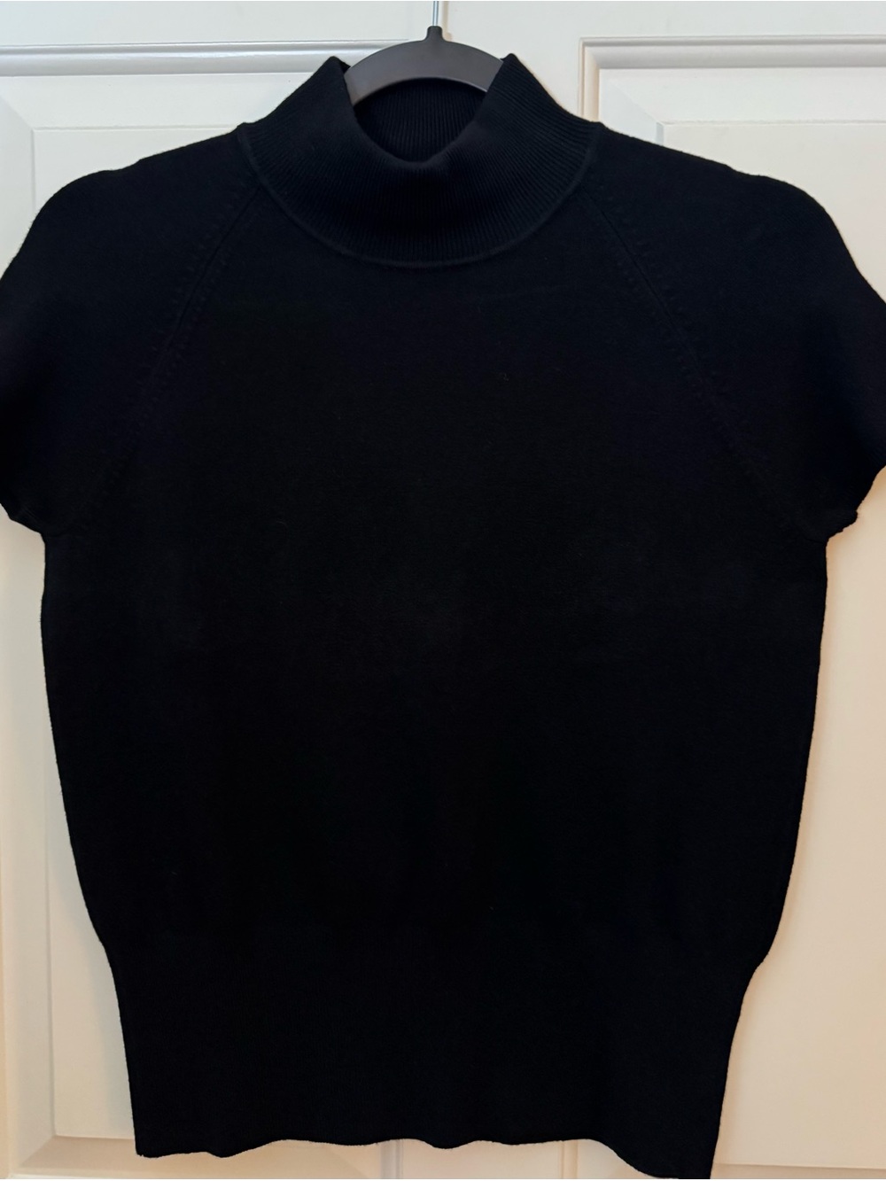 be Sweater Short-Sleeve Black Turtleneck Sweater Size - Medium - Picture 11 of 12
